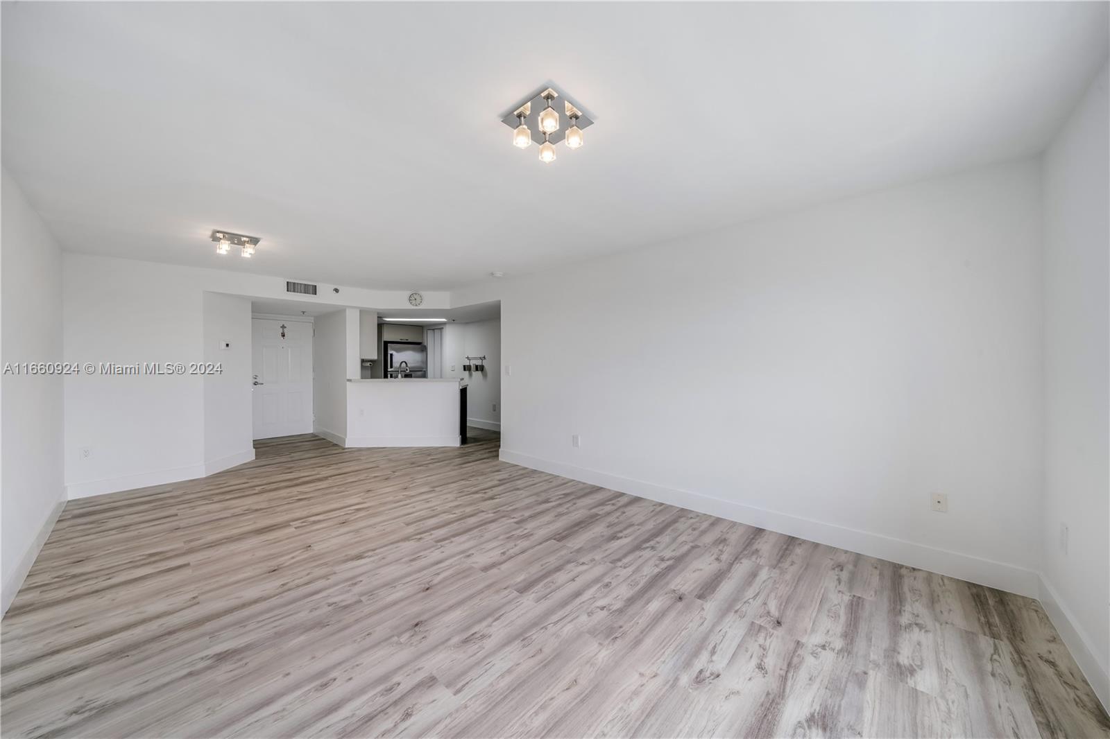 2351 Douglas Rd # 510