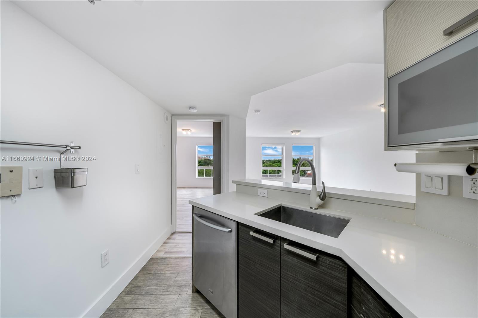 2351 Douglas Rd # 510