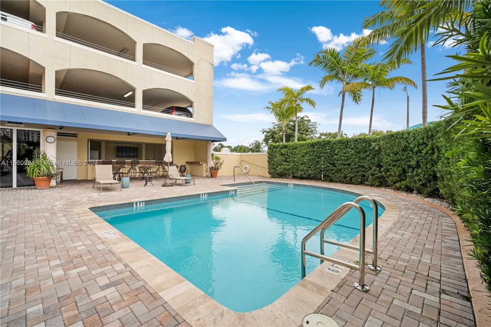 2351 Douglas Rd # 510