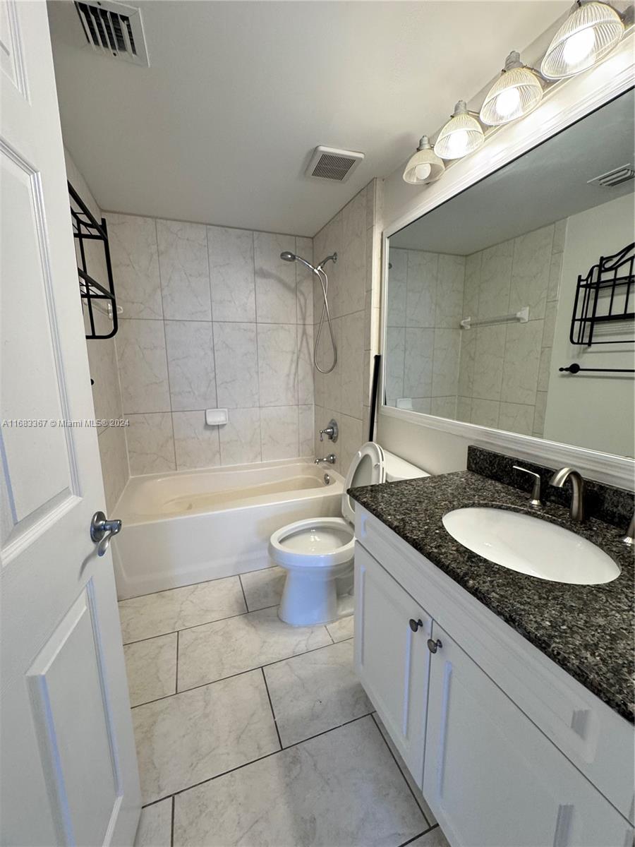 6861 SW 44th St # 207