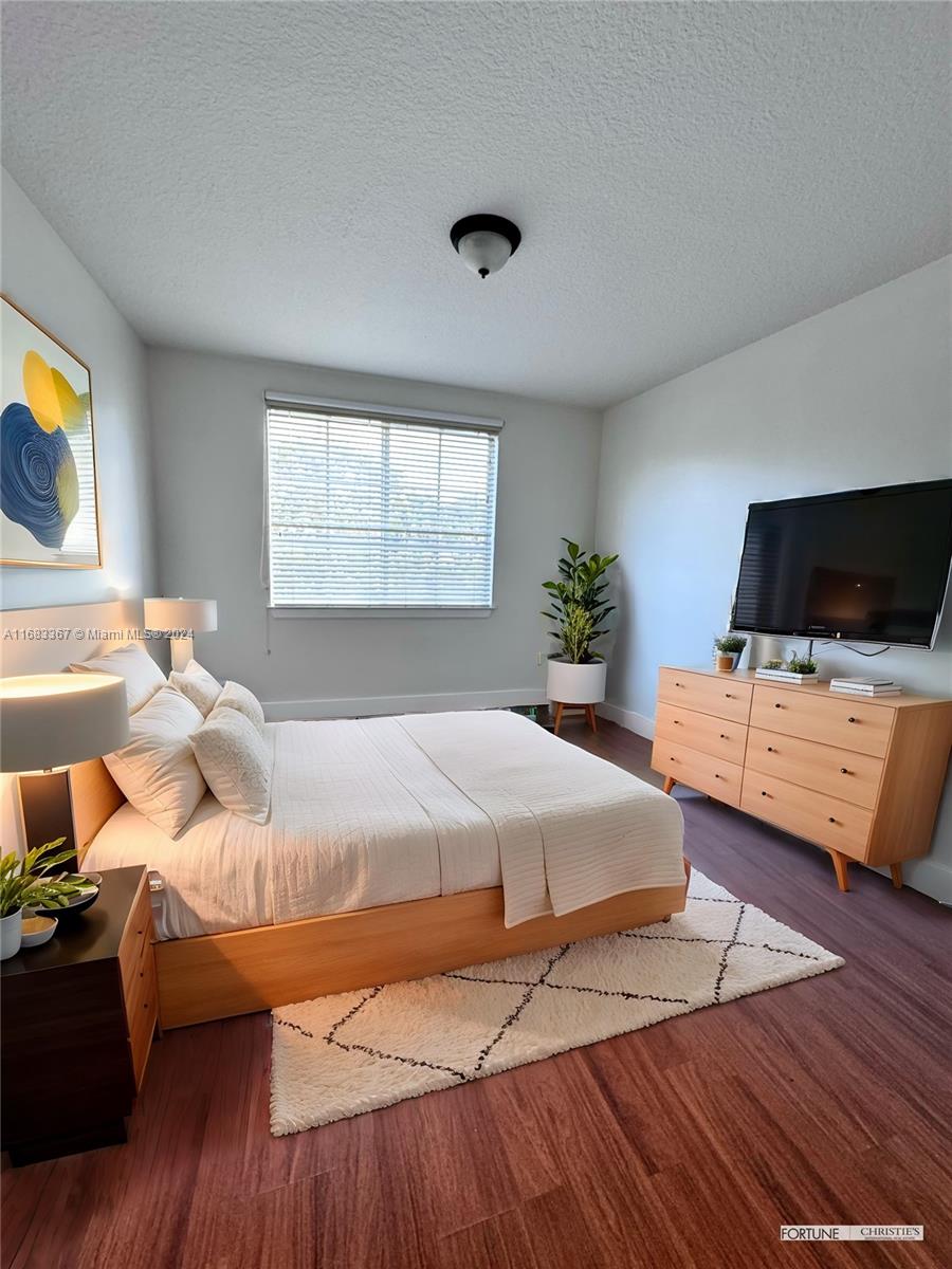 6861 SW 44th St # 207