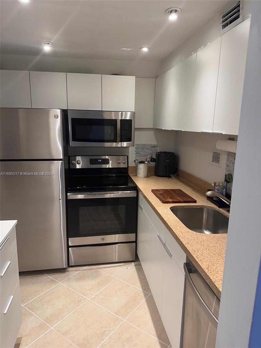1000 West Ave # 225