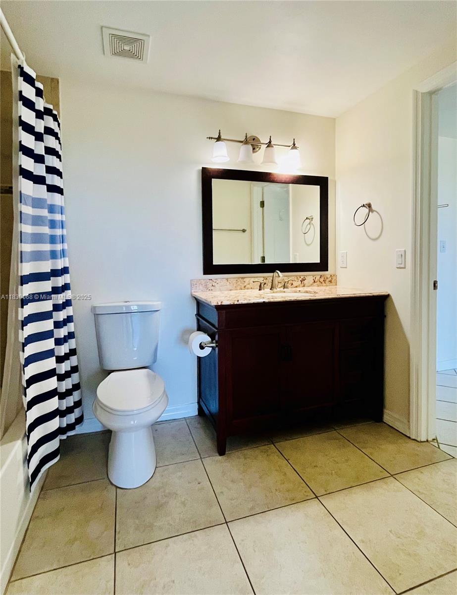 3500 Coral Way # 913