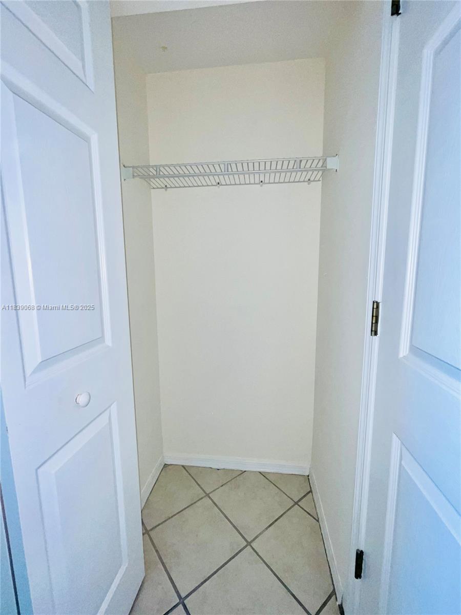 3500 Coral Way # 913