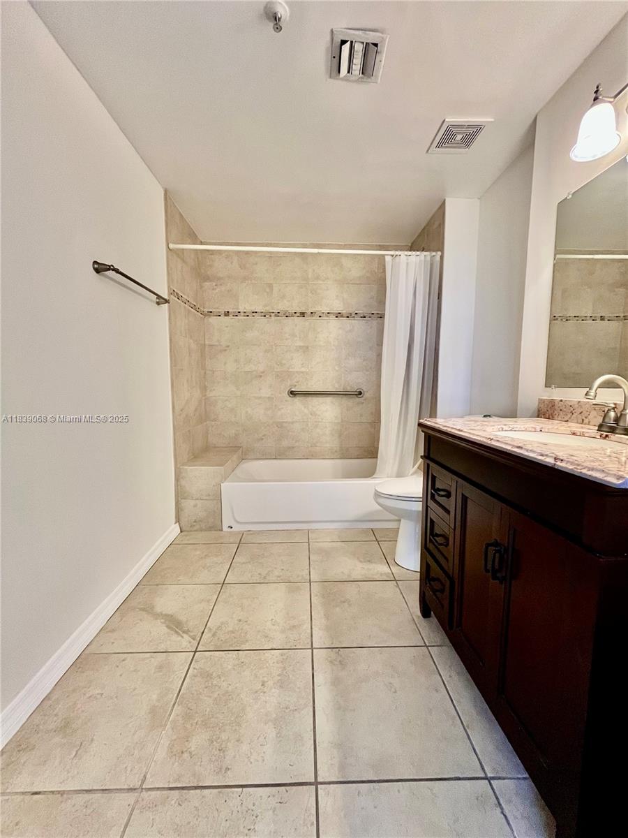 3500 Coral Way # 913