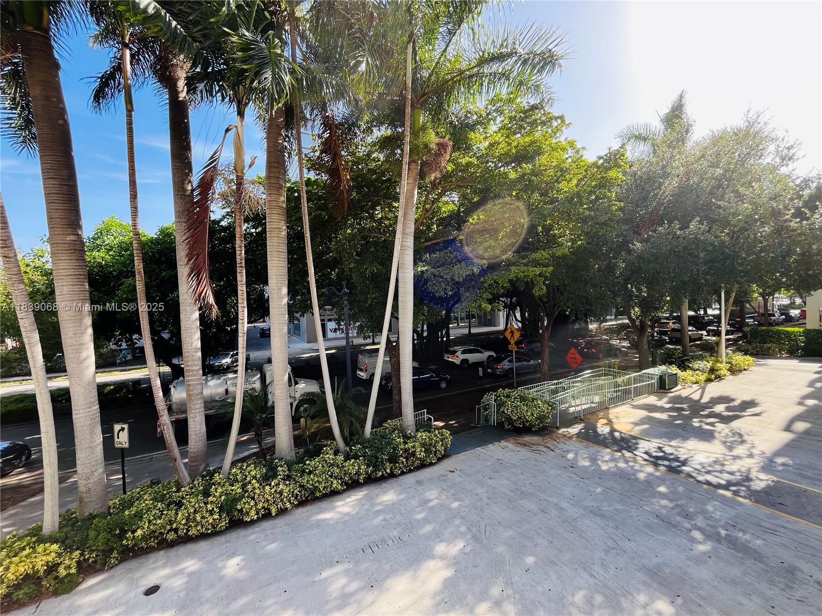 3500 Coral Way # 913