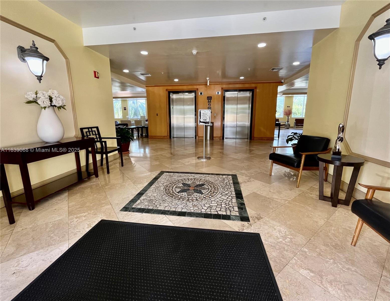 3500 Coral Way # 913