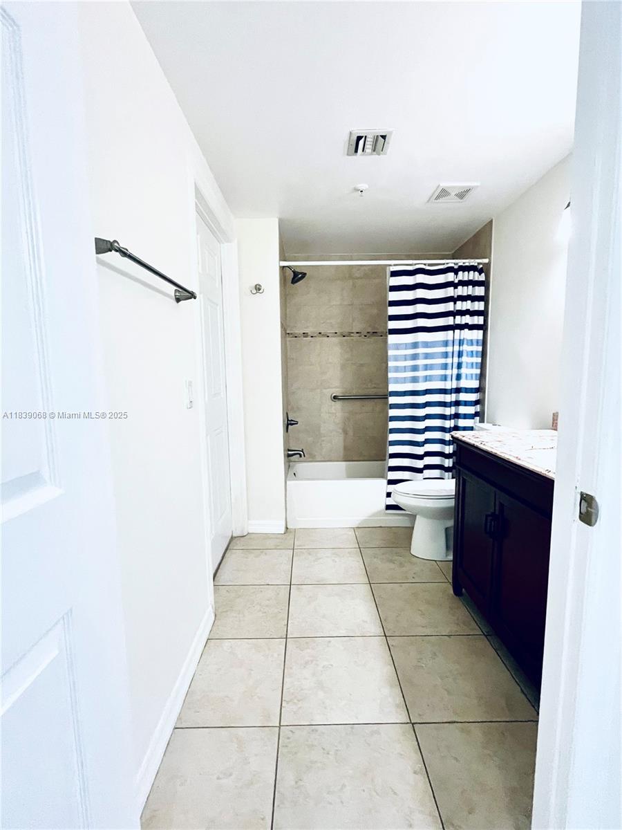 3500 Coral Way # 913