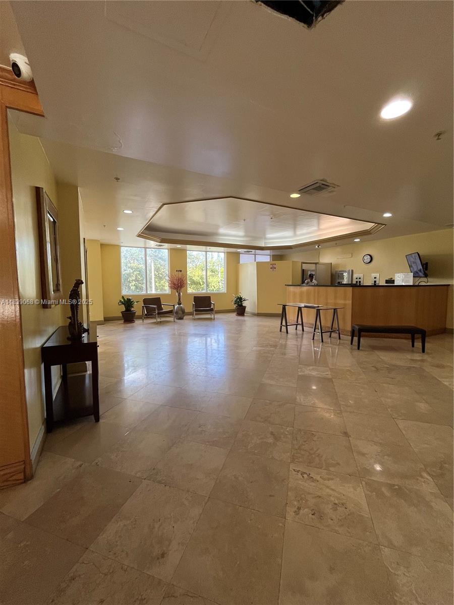 3500 Coral Way # 913