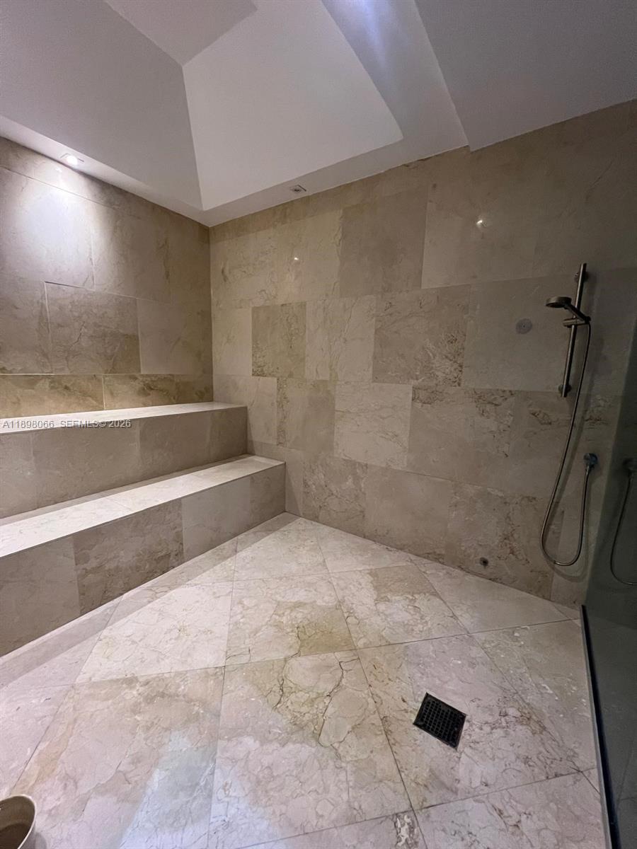 1581 Brickell Ave # 2005