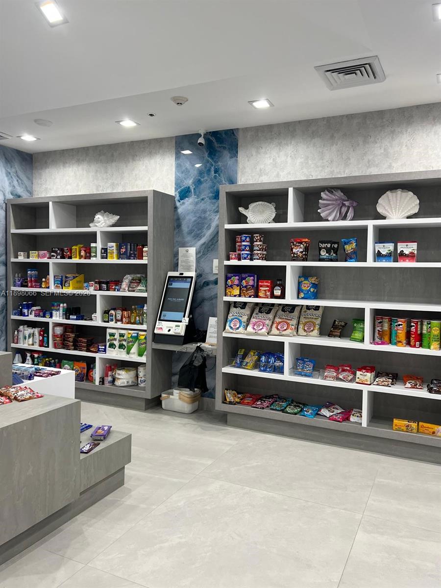 1581 Brickell Ave # 2005