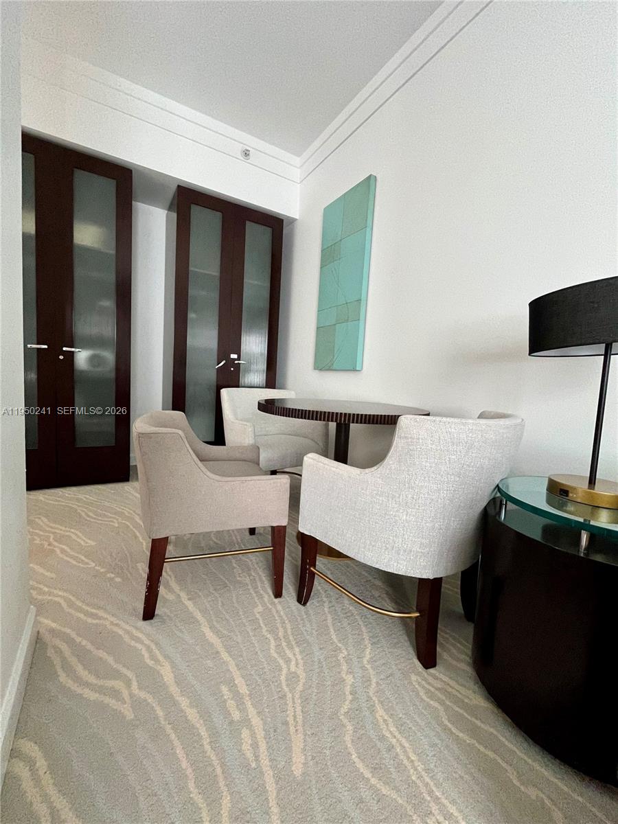 4391 Collins Ave # 419