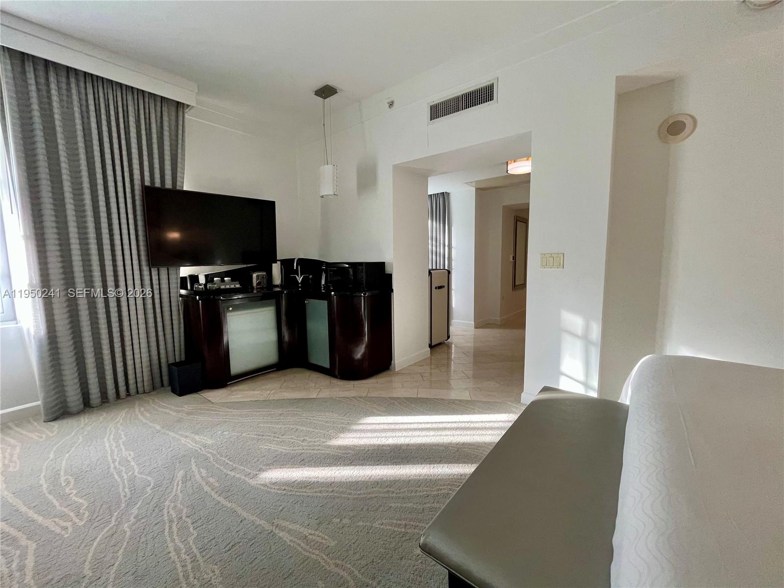 4391 Collins Ave # 419