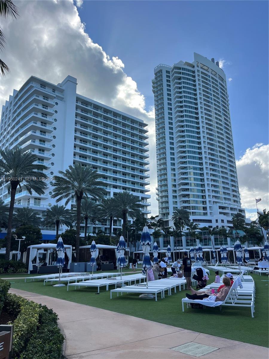 4391 Collins Ave # 419