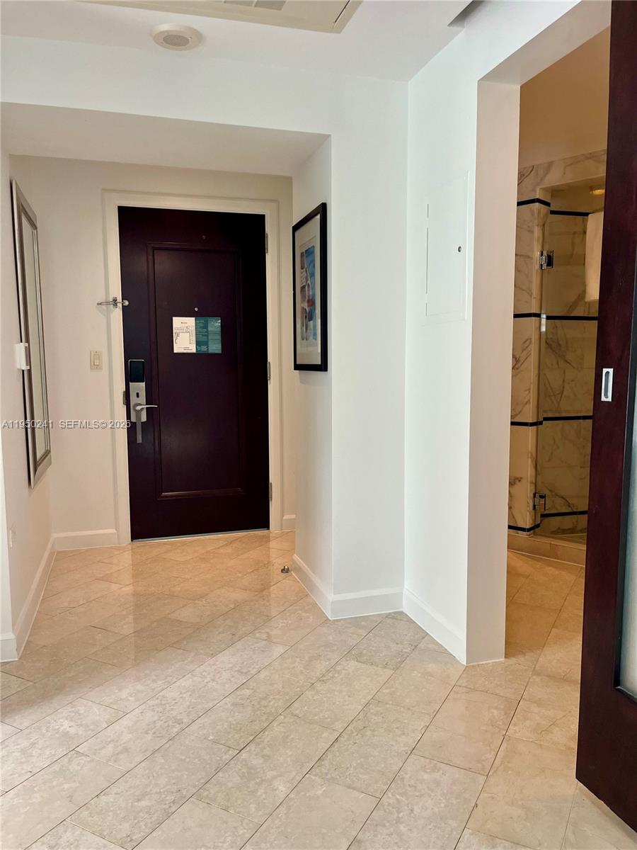 4391 Collins Ave # 419