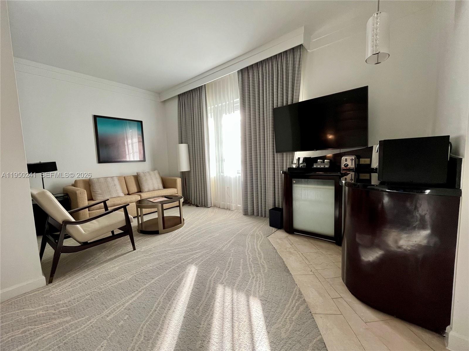 4391 Collins Ave # 419