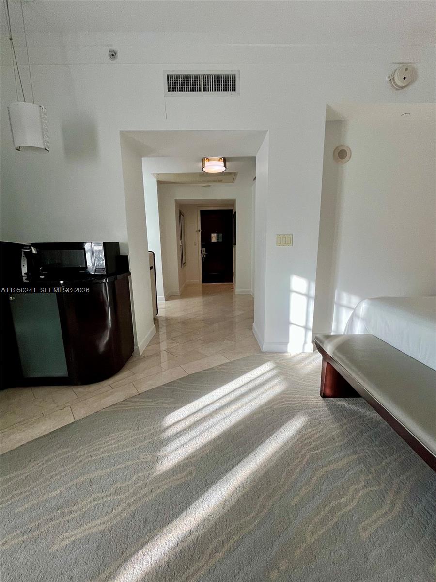 4391 Collins Ave # 419