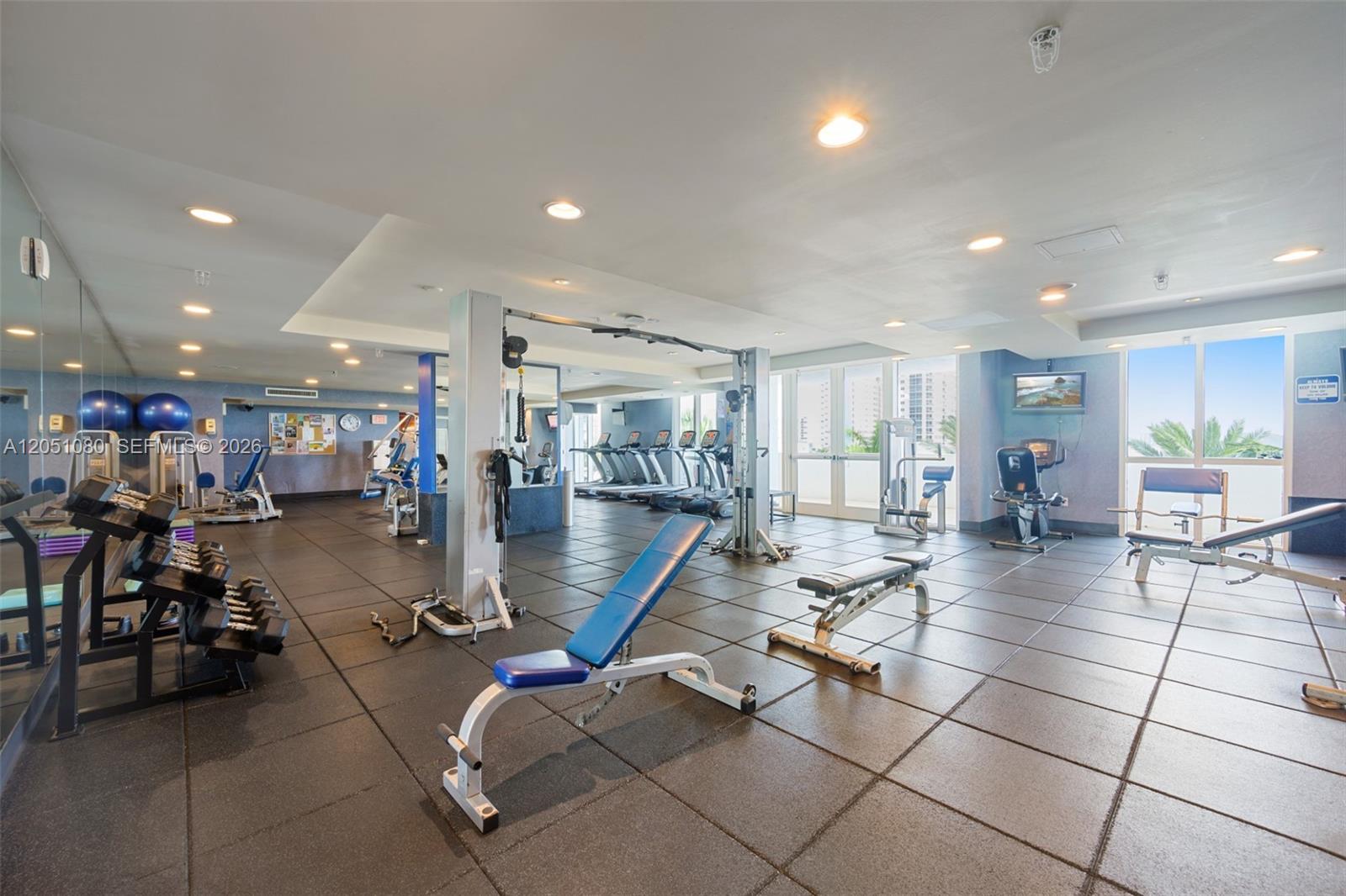 7910 Harbor Island Dr # 402