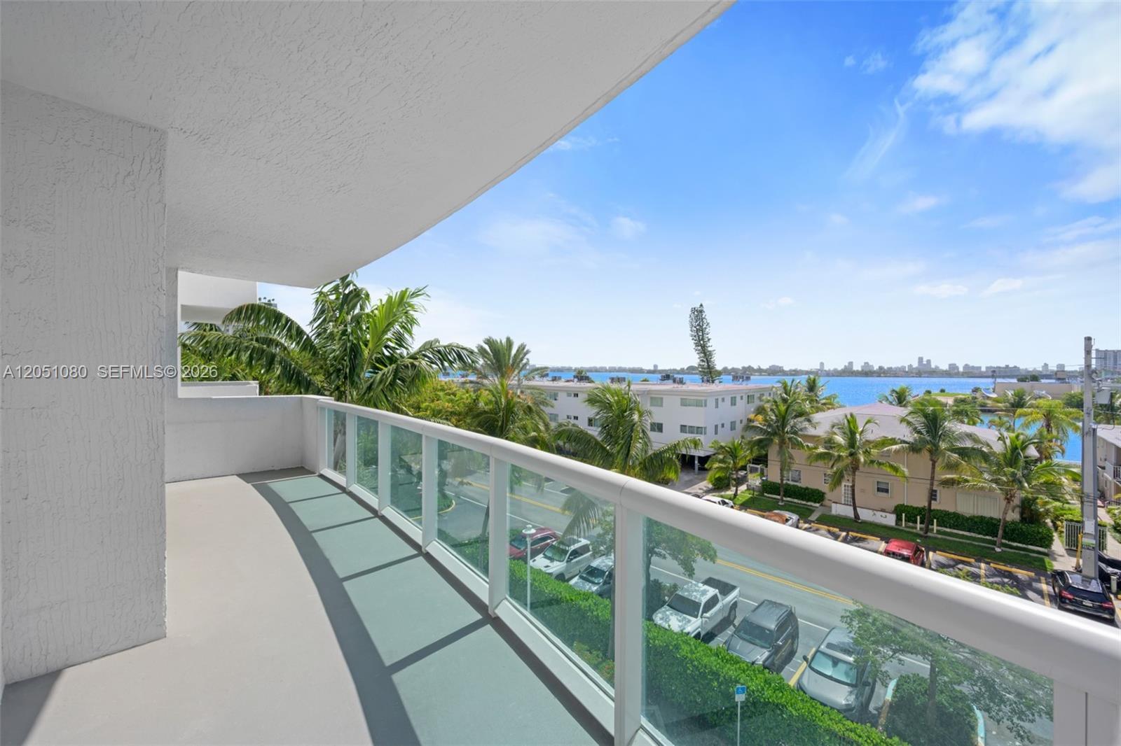 7910 Harbor Island Dr # 402