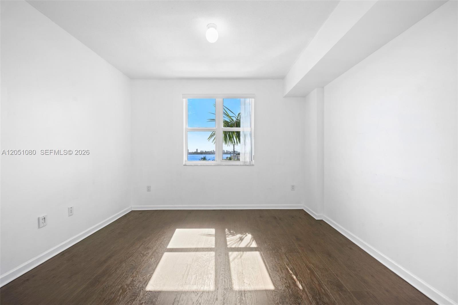7910 Harbor Island Dr # 402