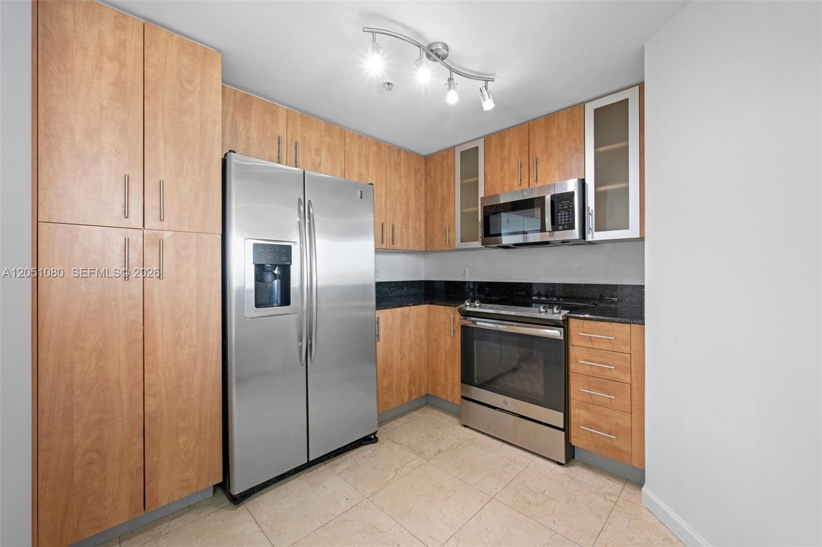 7910 Harbor Island Dr # 402