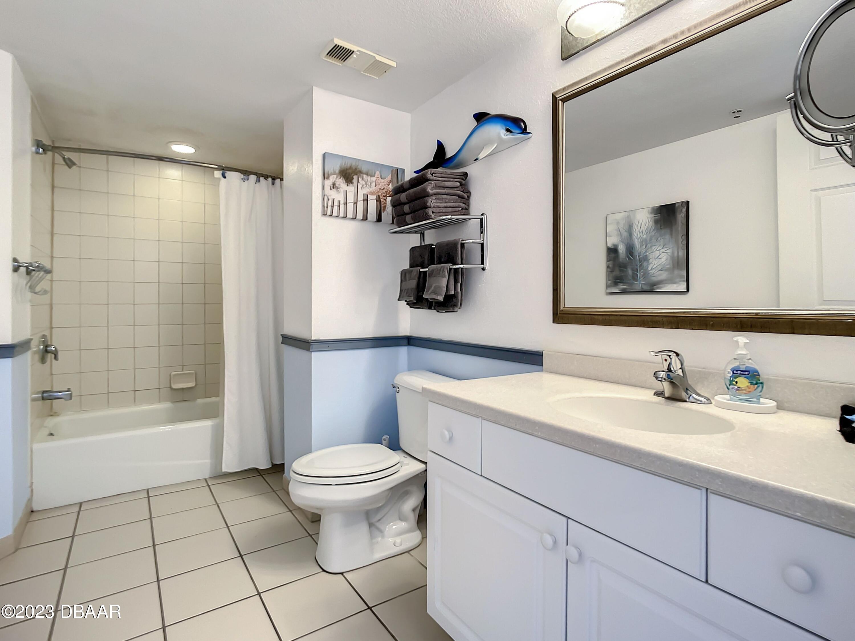 2700 N Atlantic Avenue, 713