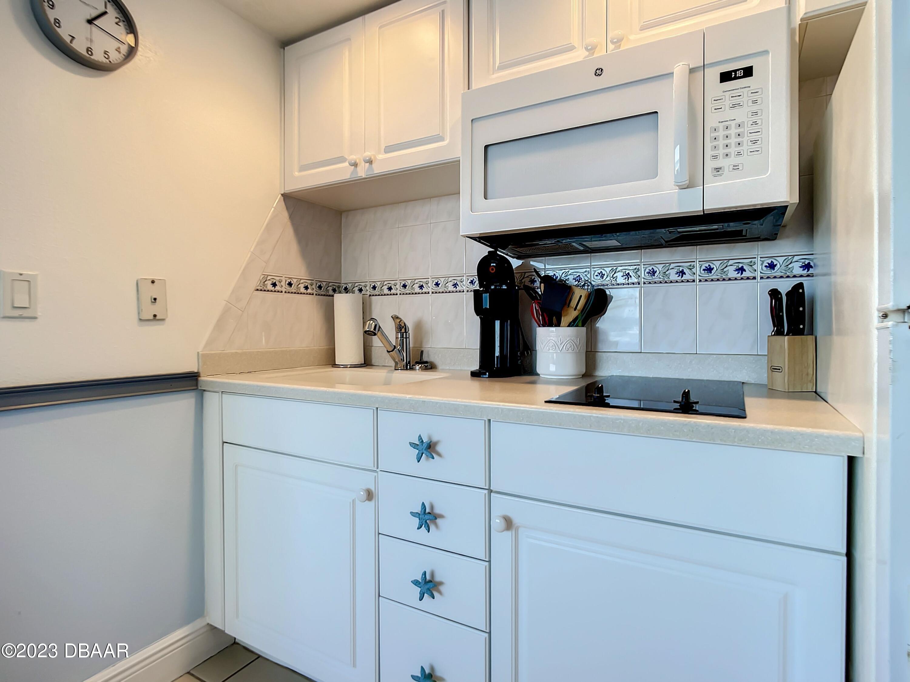 2700 N Atlantic Avenue, 713