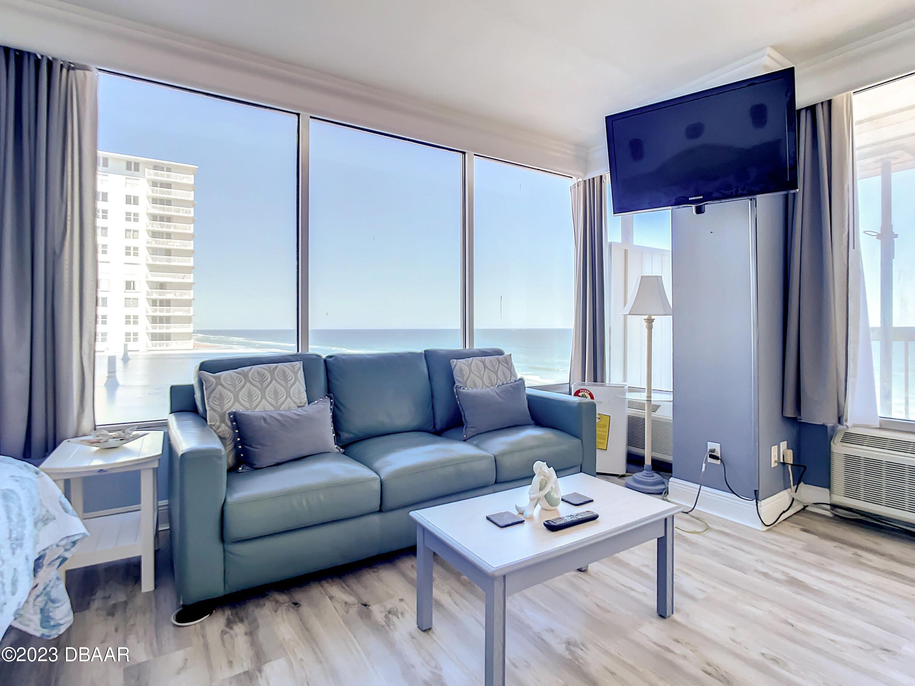 2700 N Atlantic Avenue, 713