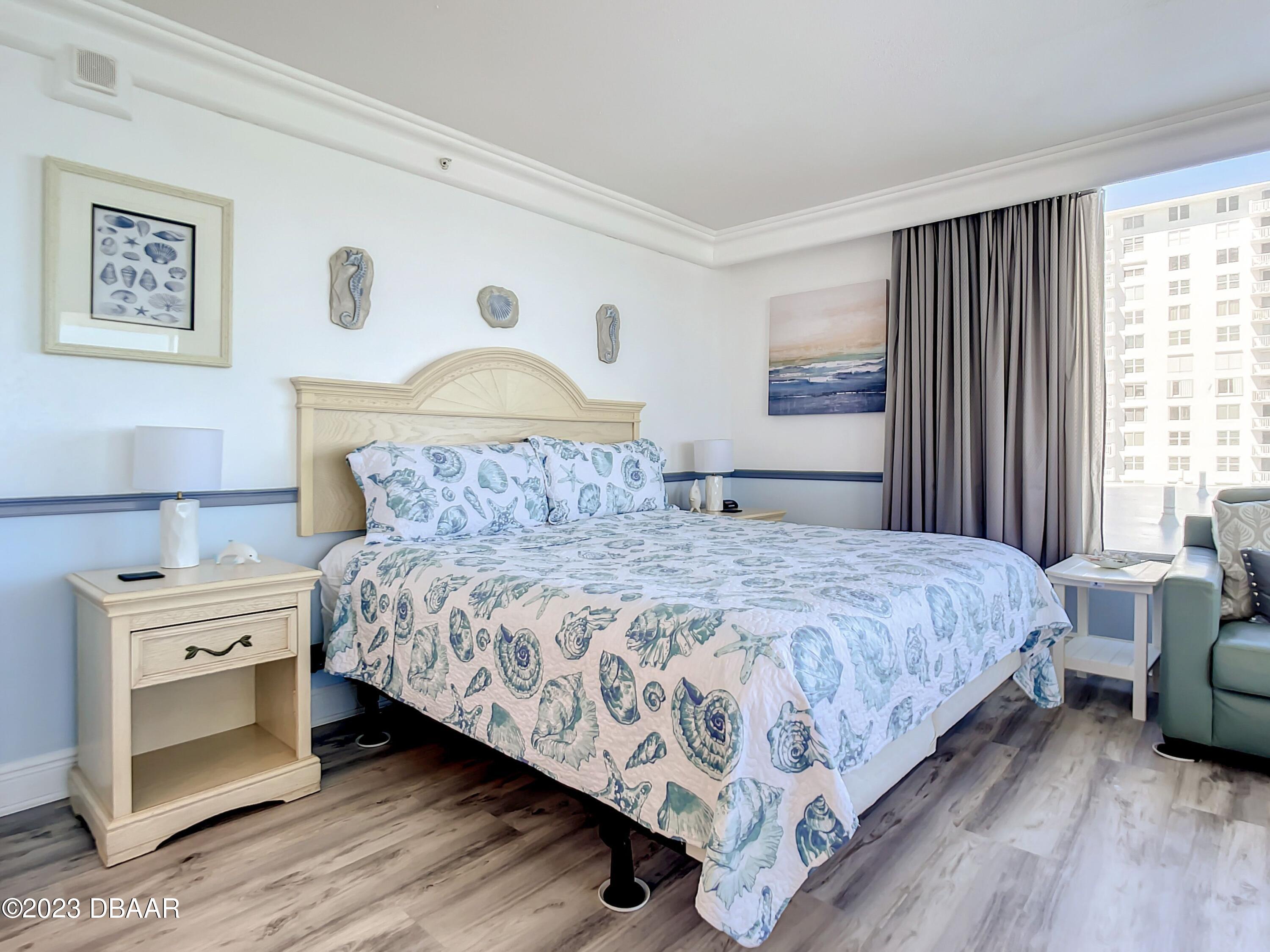 2700 N Atlantic Avenue, 713