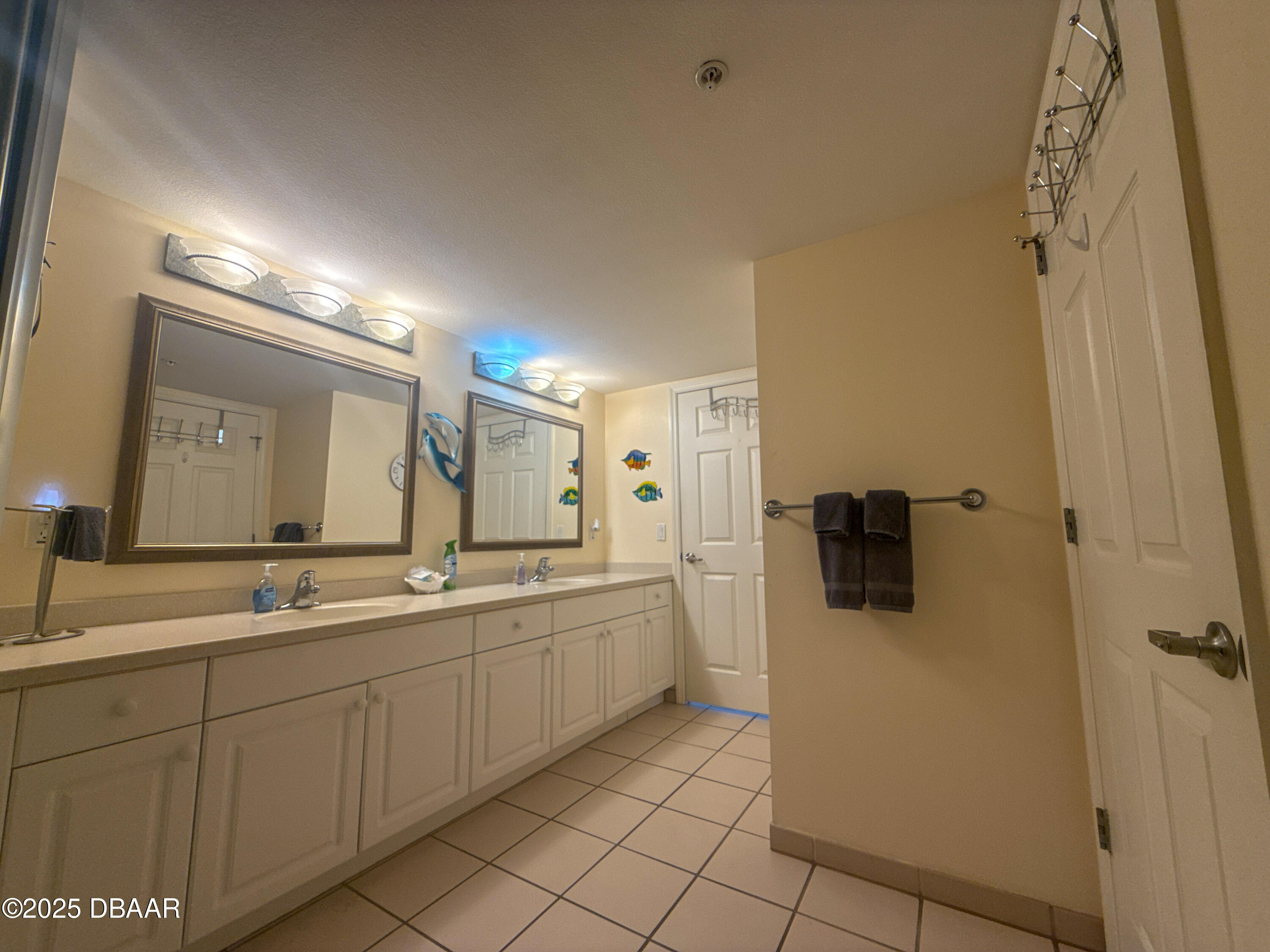 2700 N Atlantic Avenue, 1017