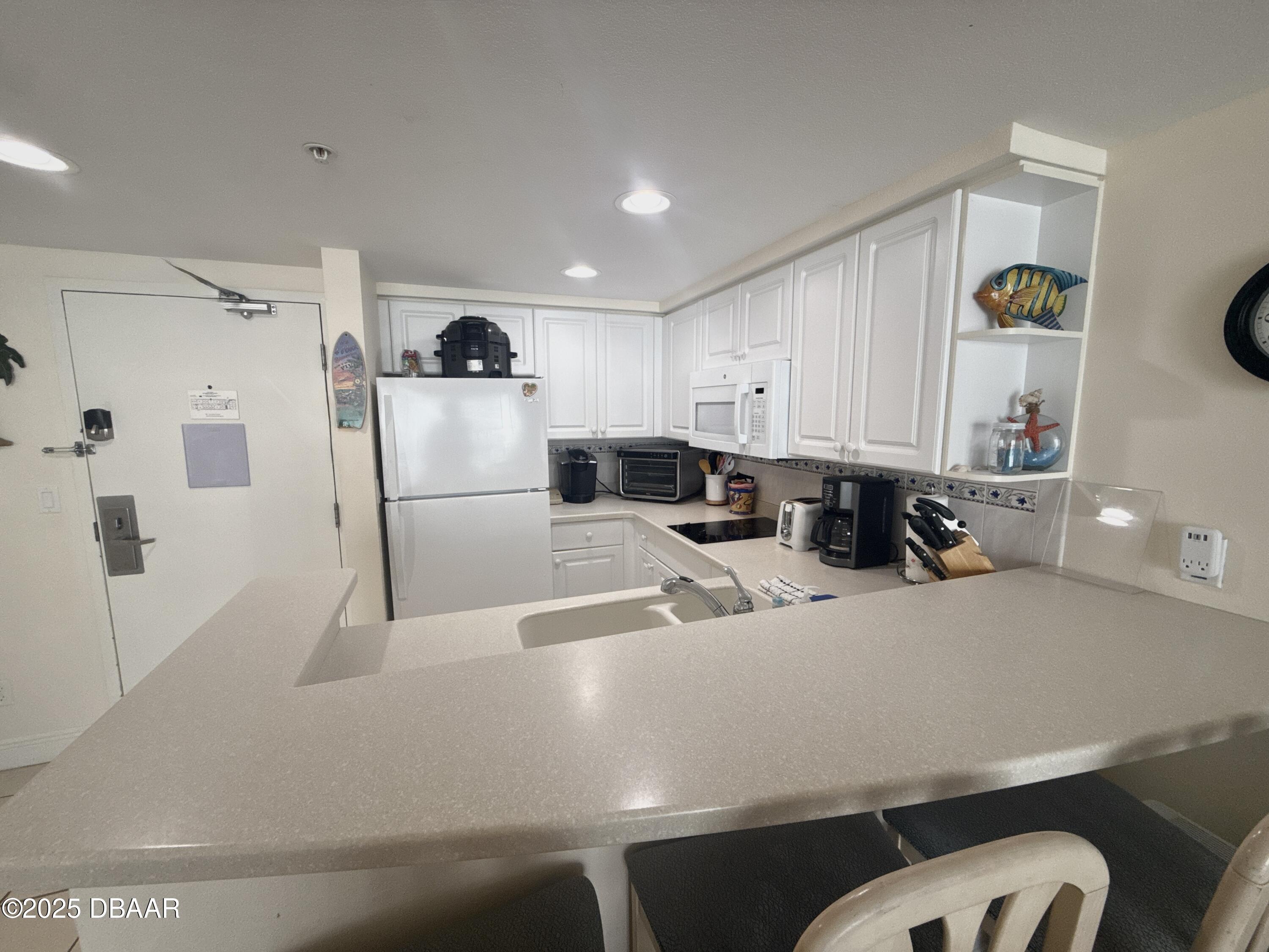 2700 N Atlantic Avenue, 1017