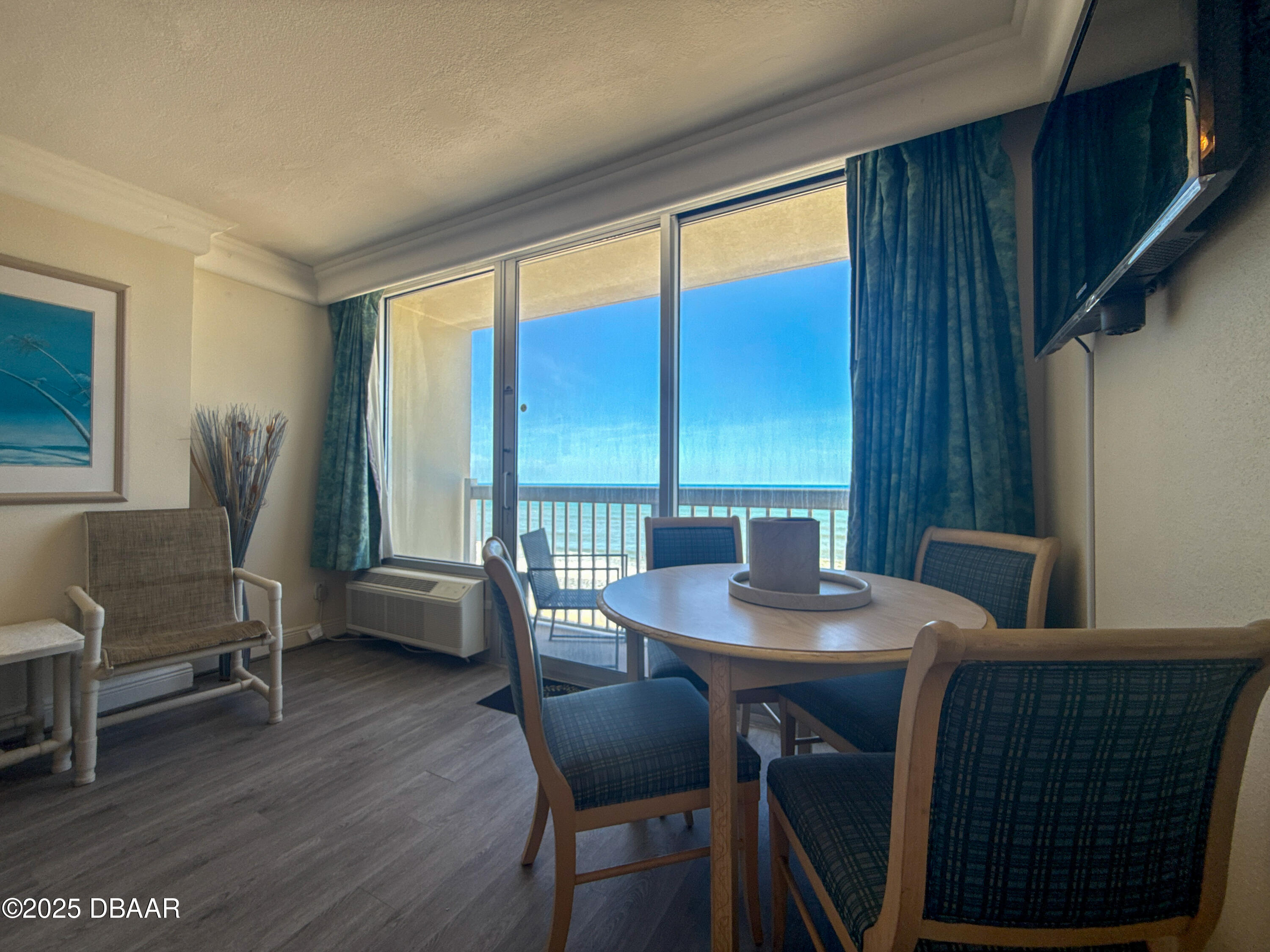 2700 N Atlantic Avenue, 711