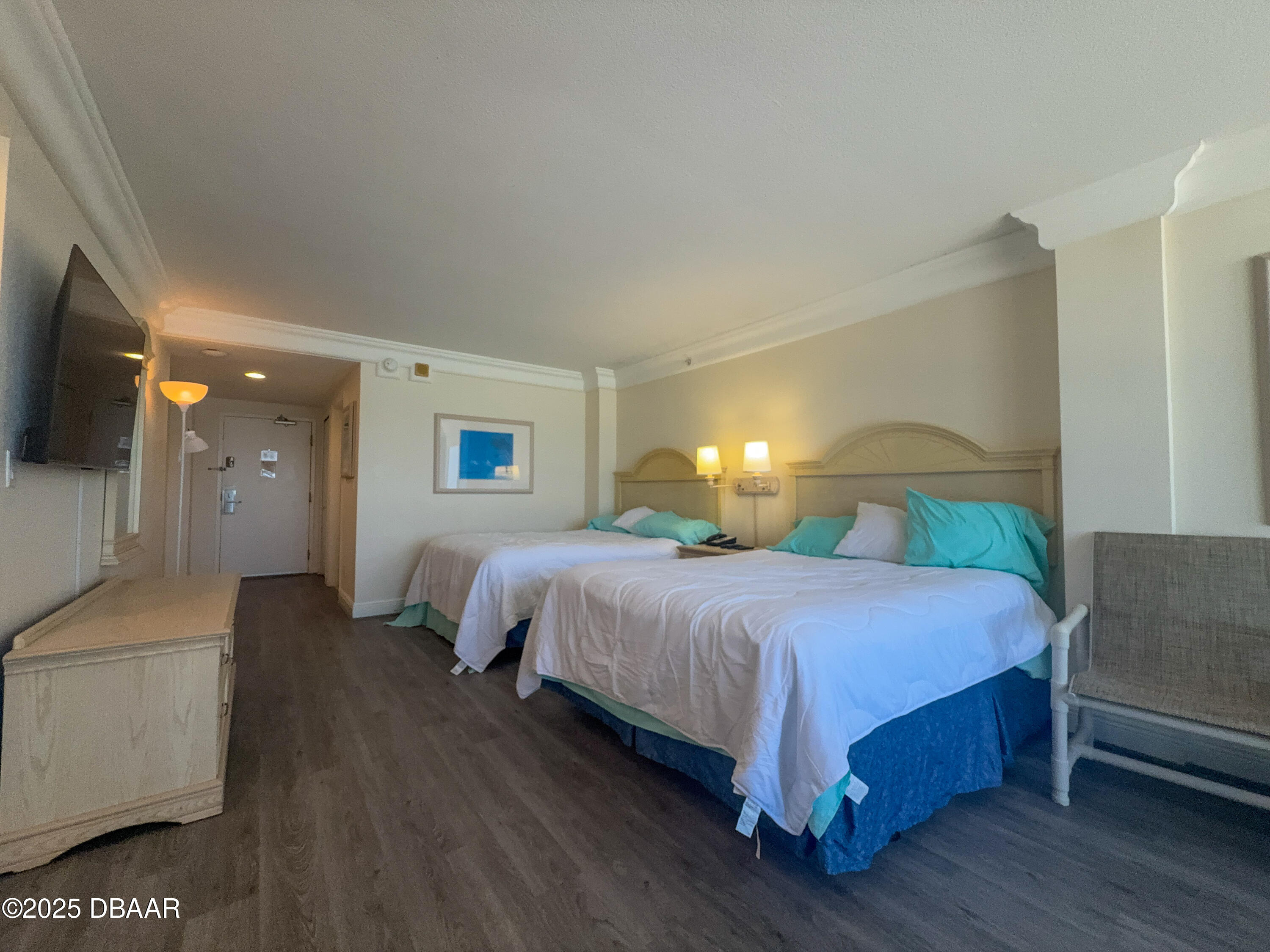 2700 N Atlantic Avenue, 711