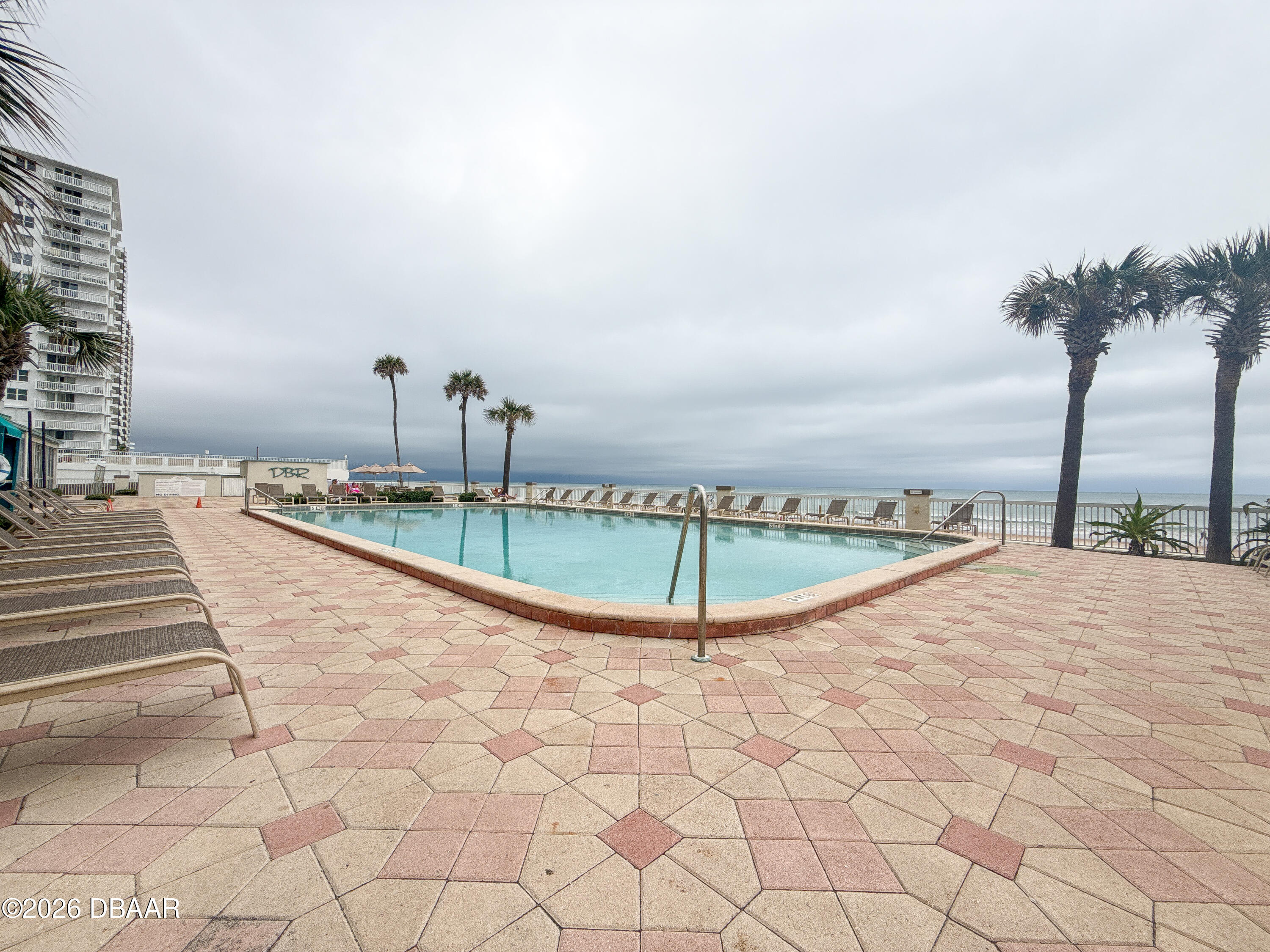 2700 N Atlantic Avenue 711