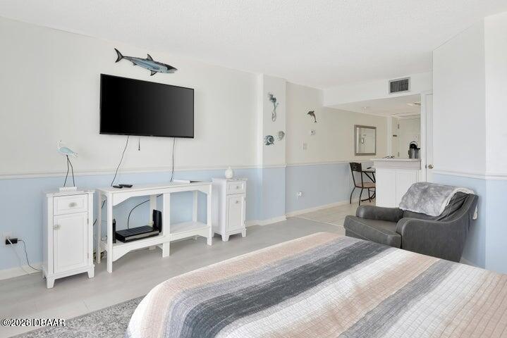 1575 Ocean Shore Boulevard 304