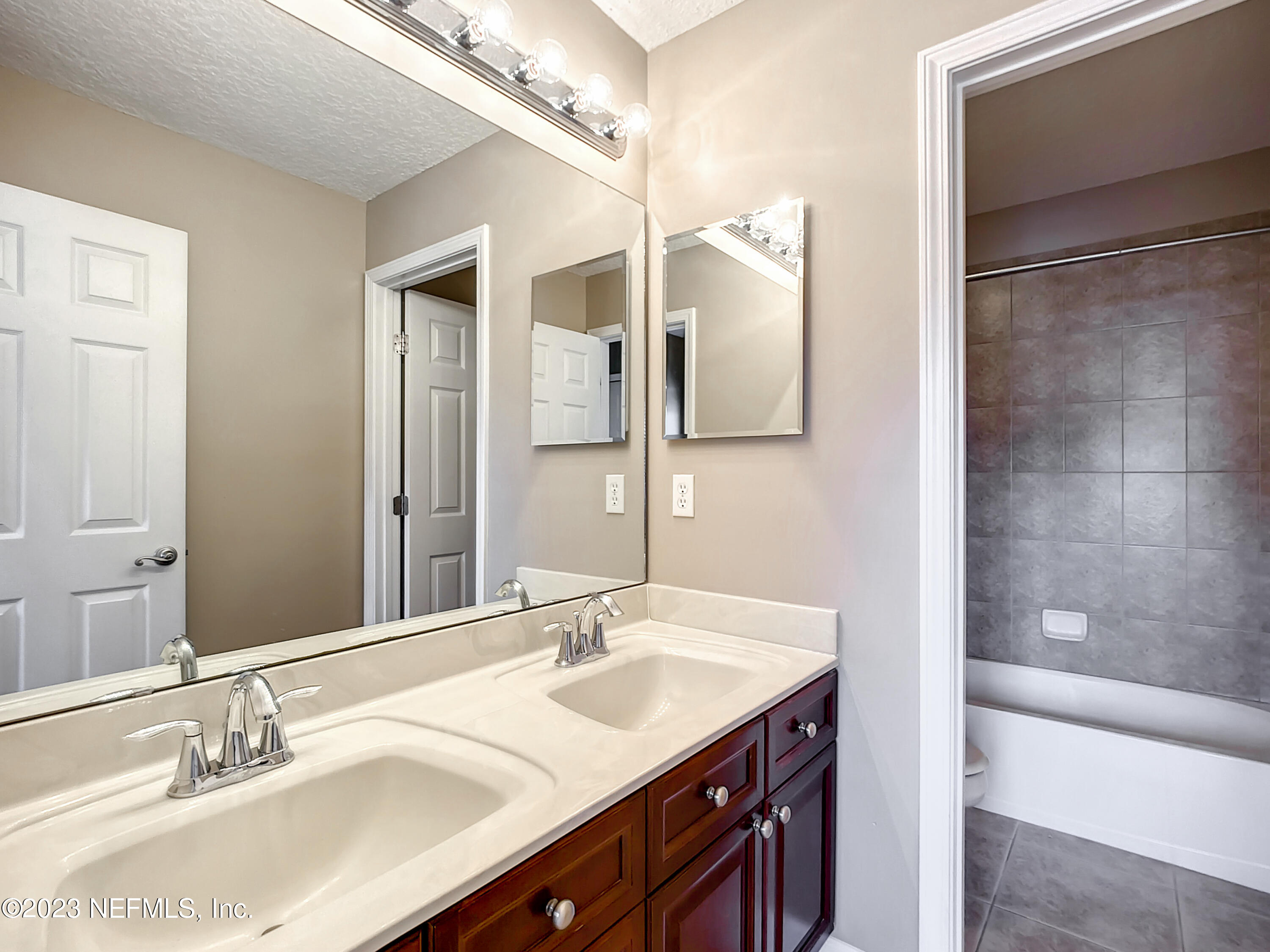 12217 LAVENHORN Road