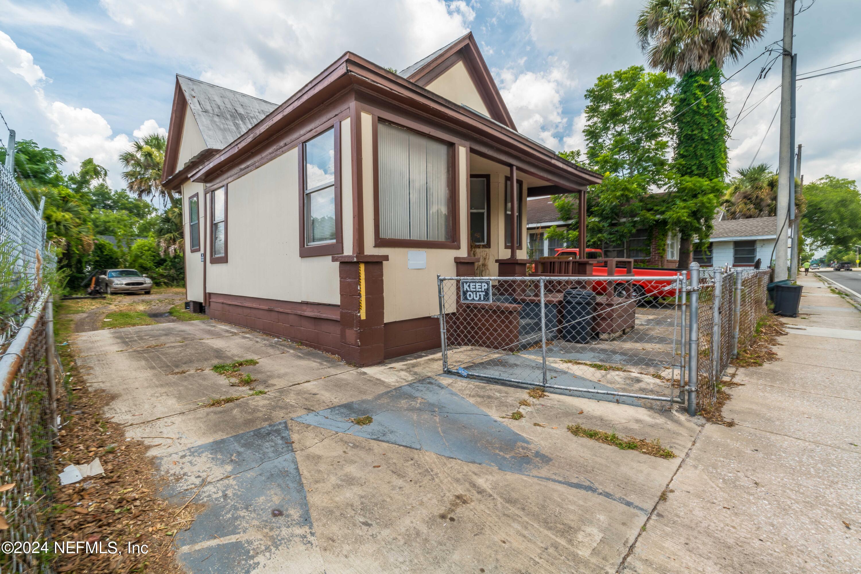 1410 KINGS Road