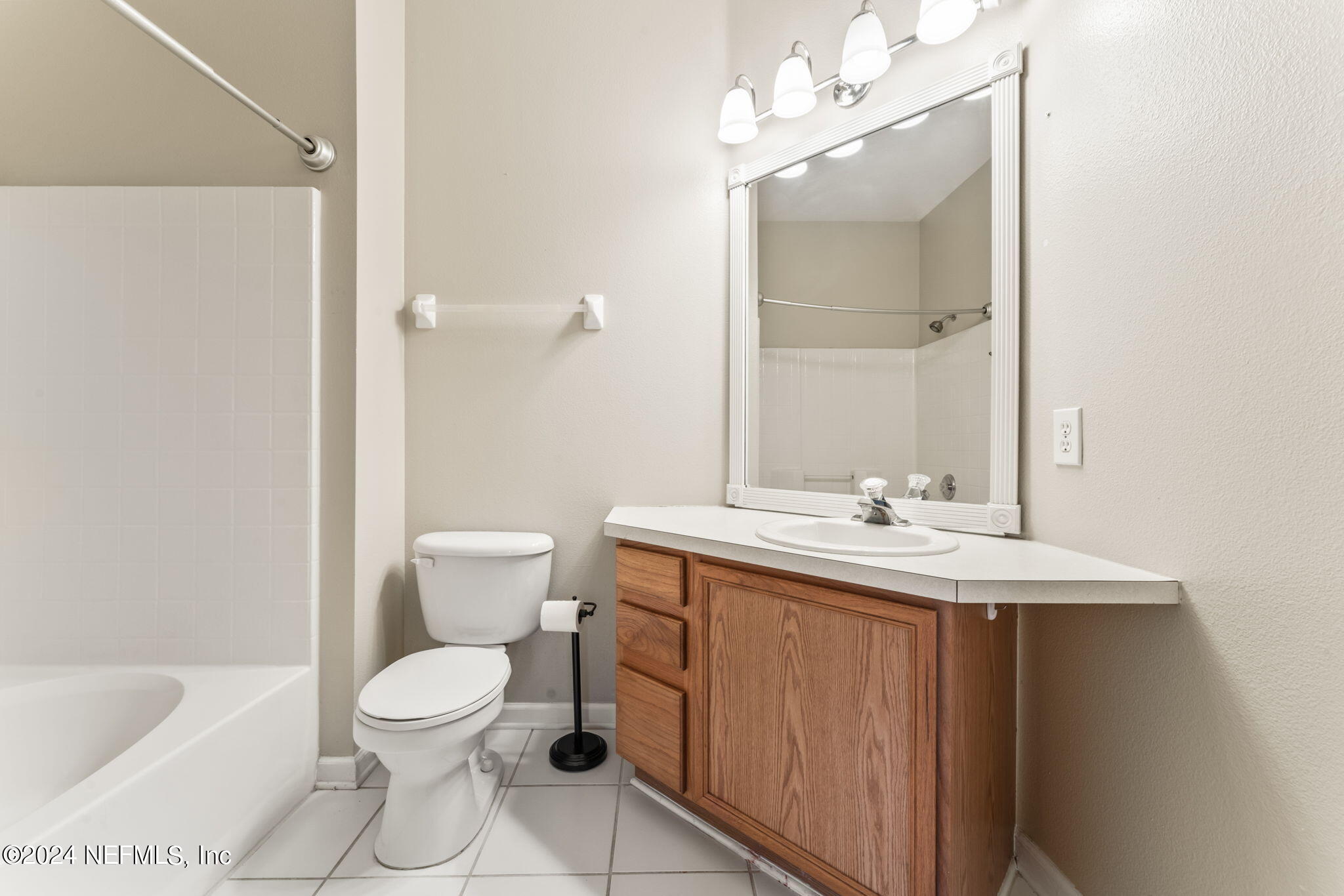 7990 BAYMEADOWS Road E, 1028