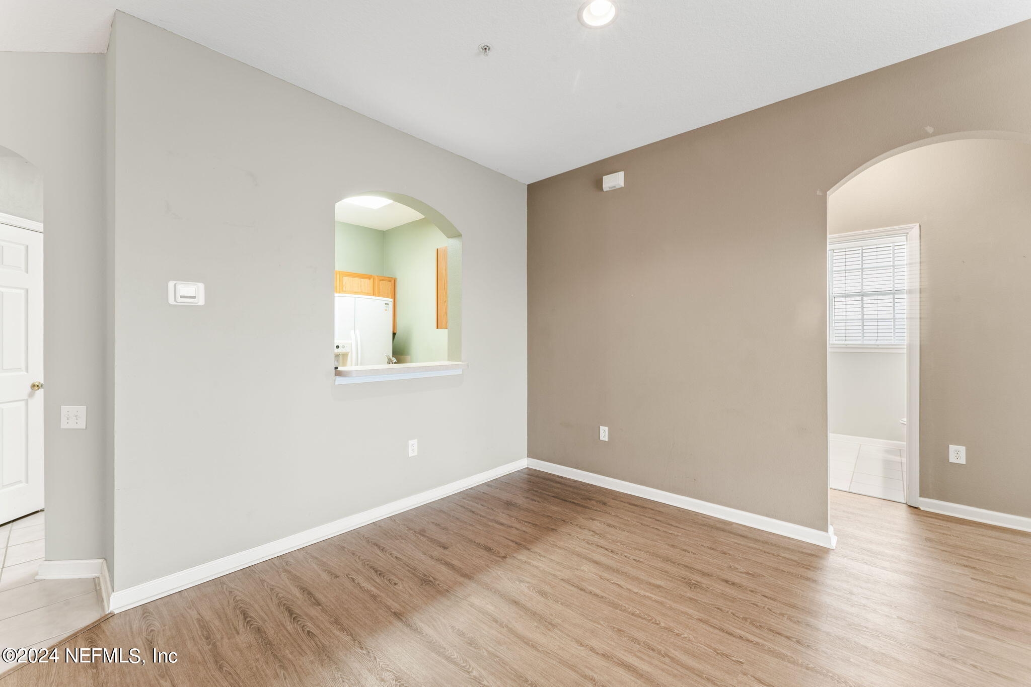 7990 BAYMEADOWS Road E, 1028