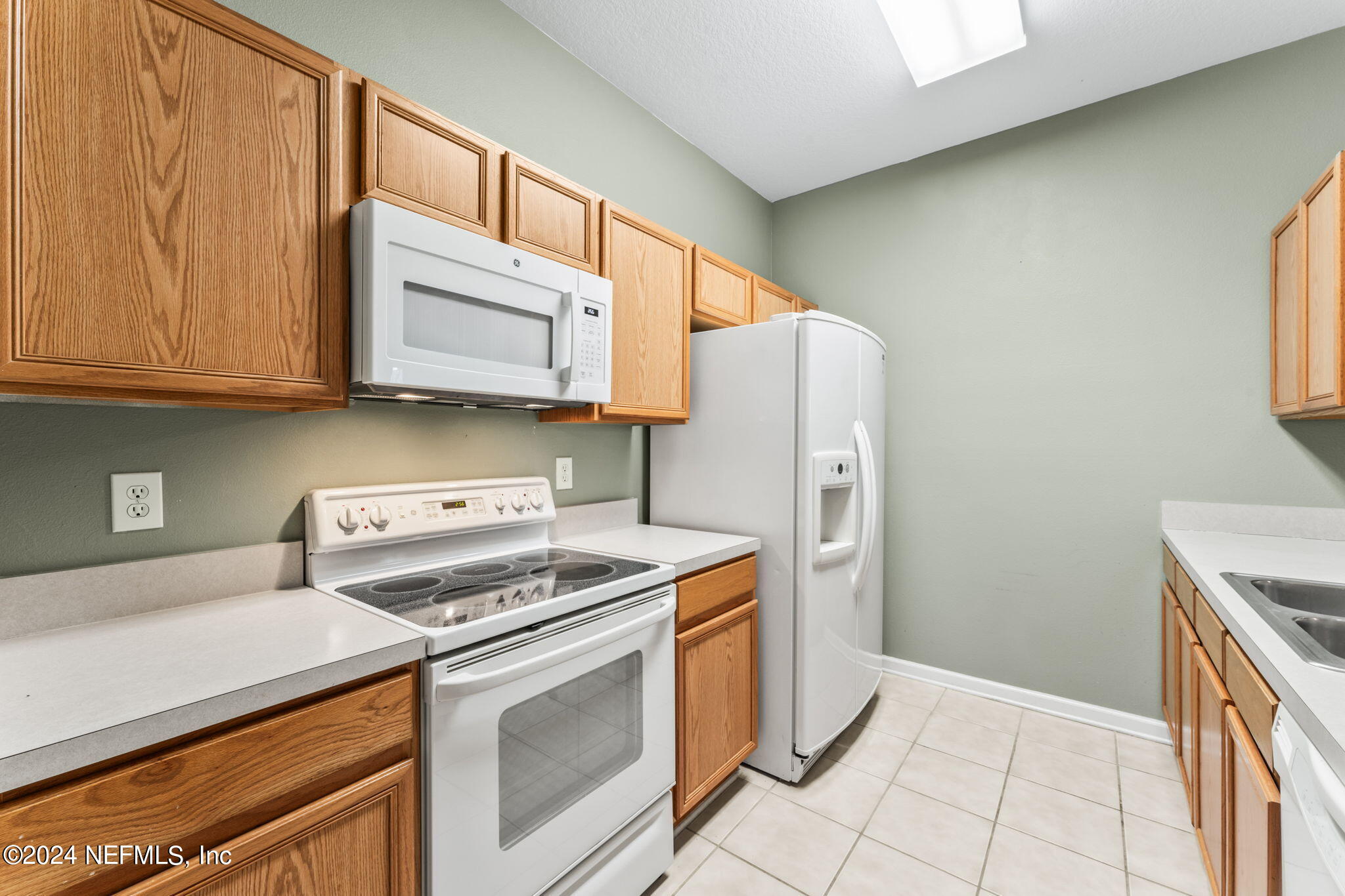 7990 BAYMEADOWS Road E, 1028