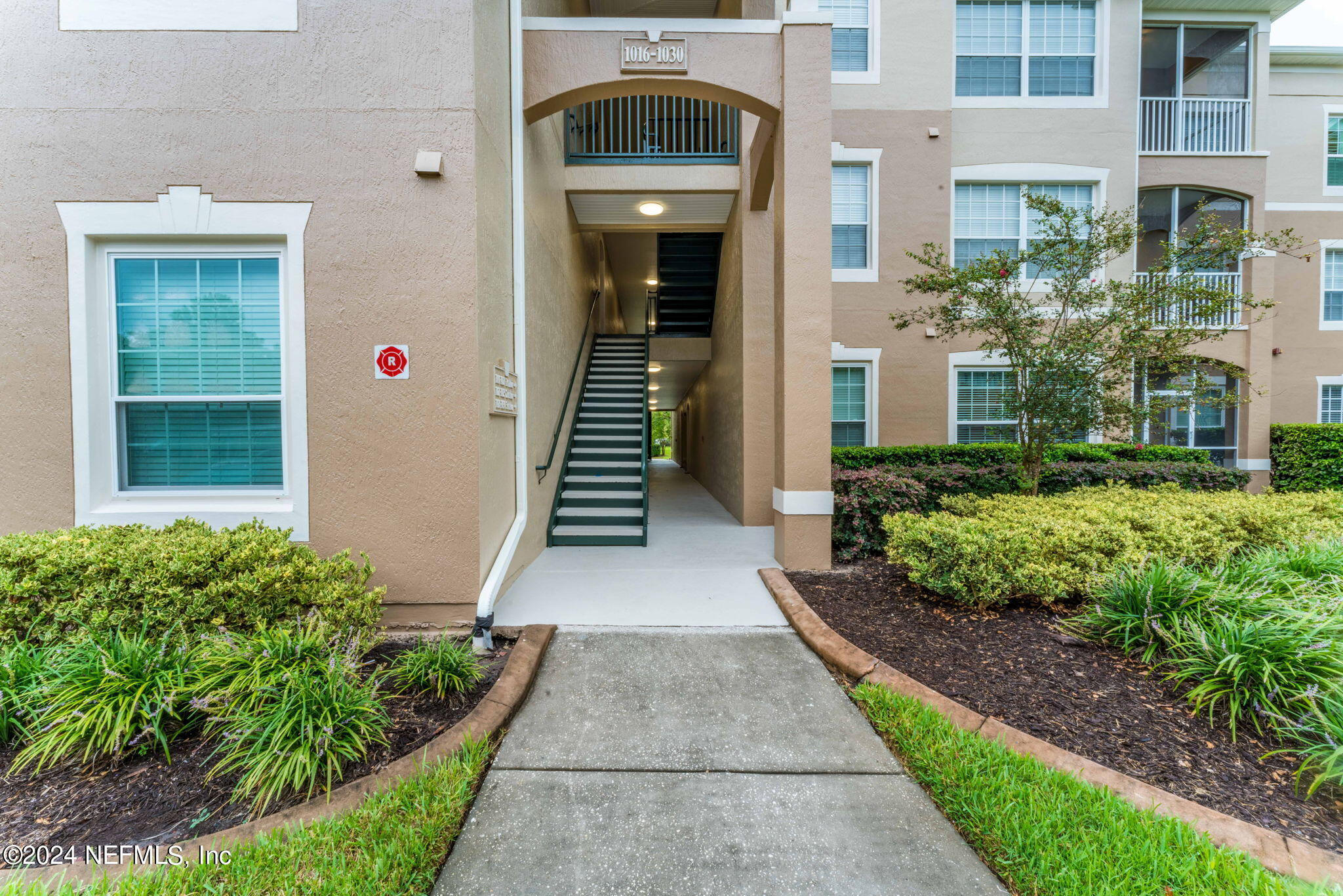 7990 BAYMEADOWS Road E, 1028