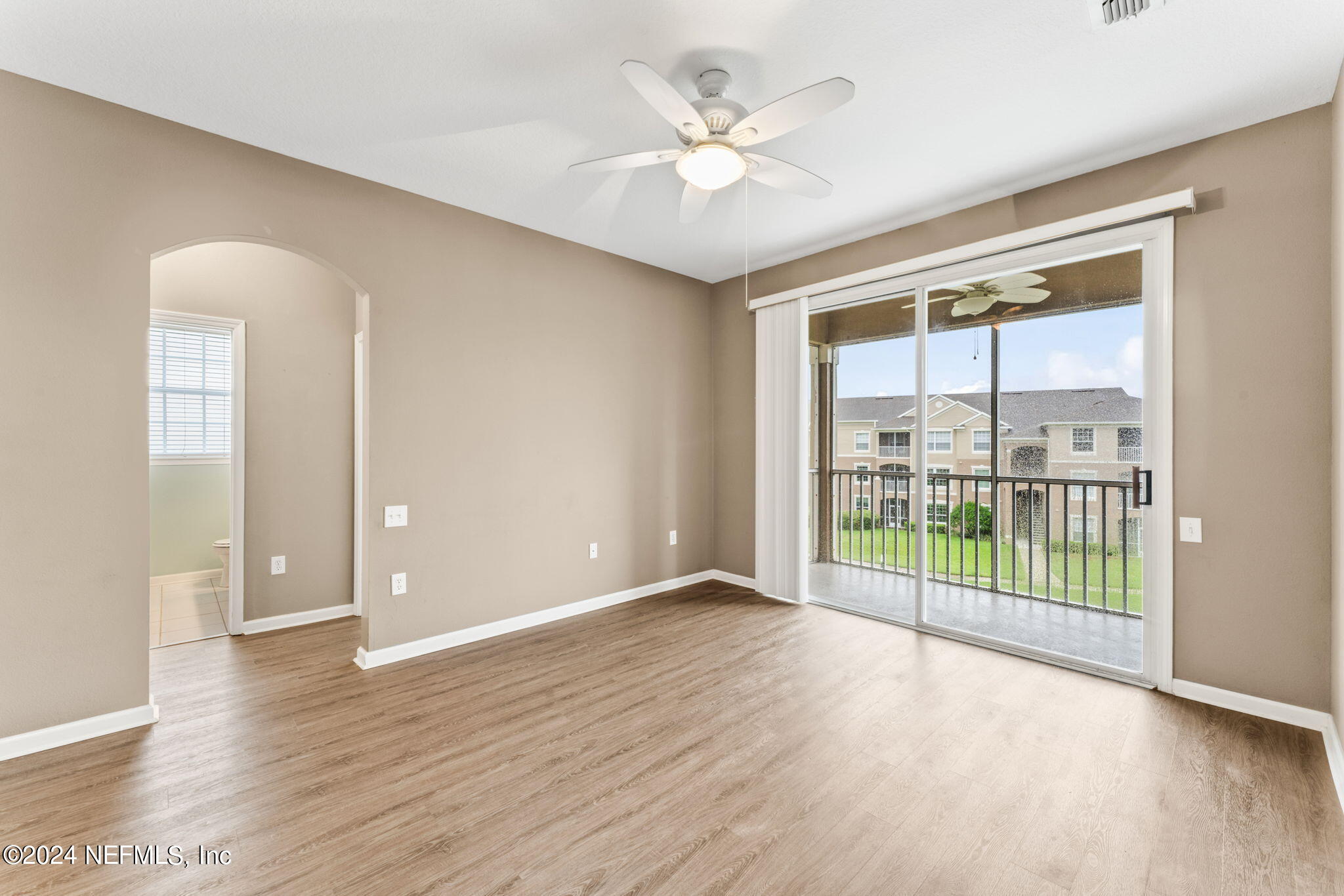 7990 BAYMEADOWS Road E, 1028