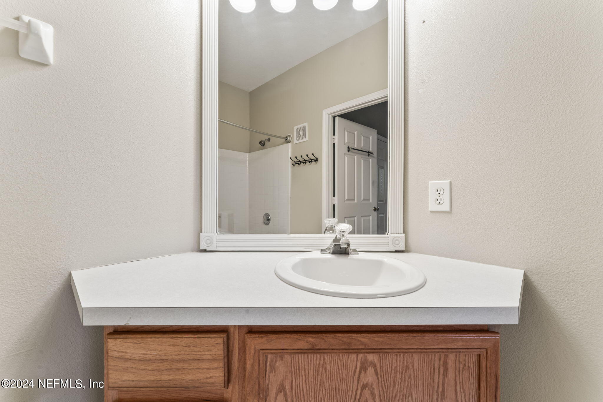 7990 BAYMEADOWS Road E, 1028