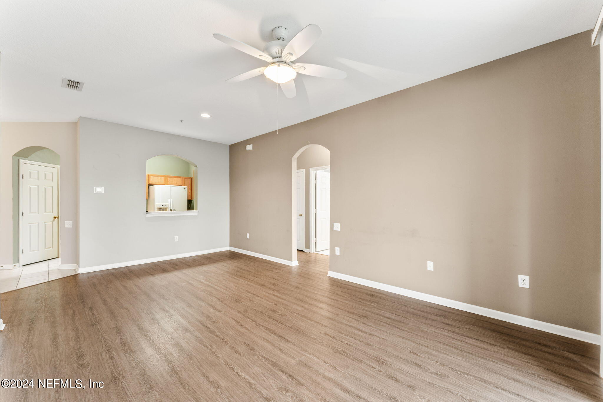 7990 BAYMEADOWS Road E, 1028