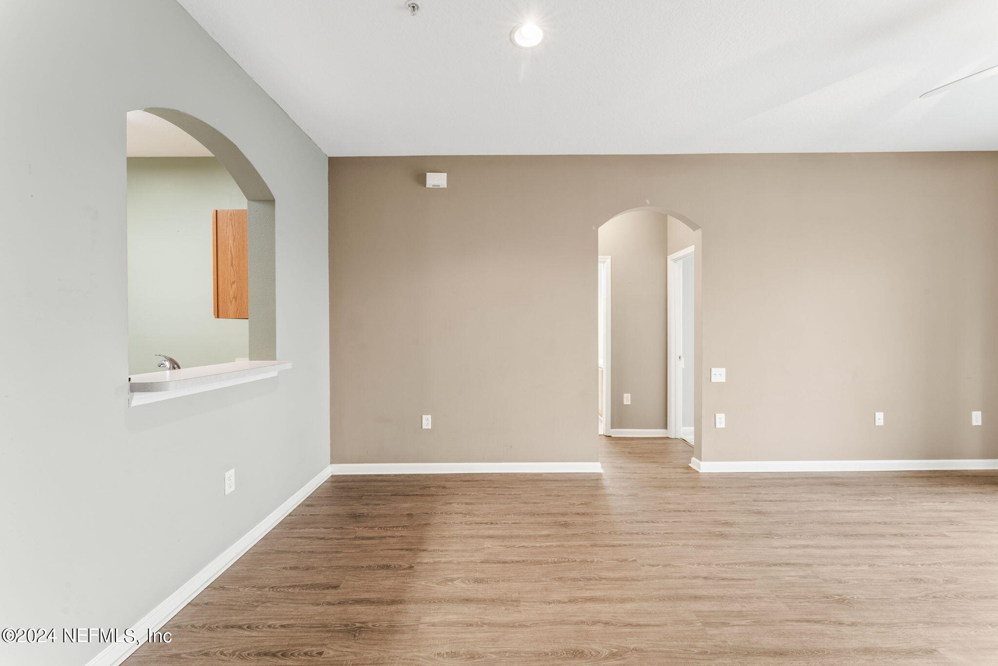 7990 BAYMEADOWS Road E, 1028