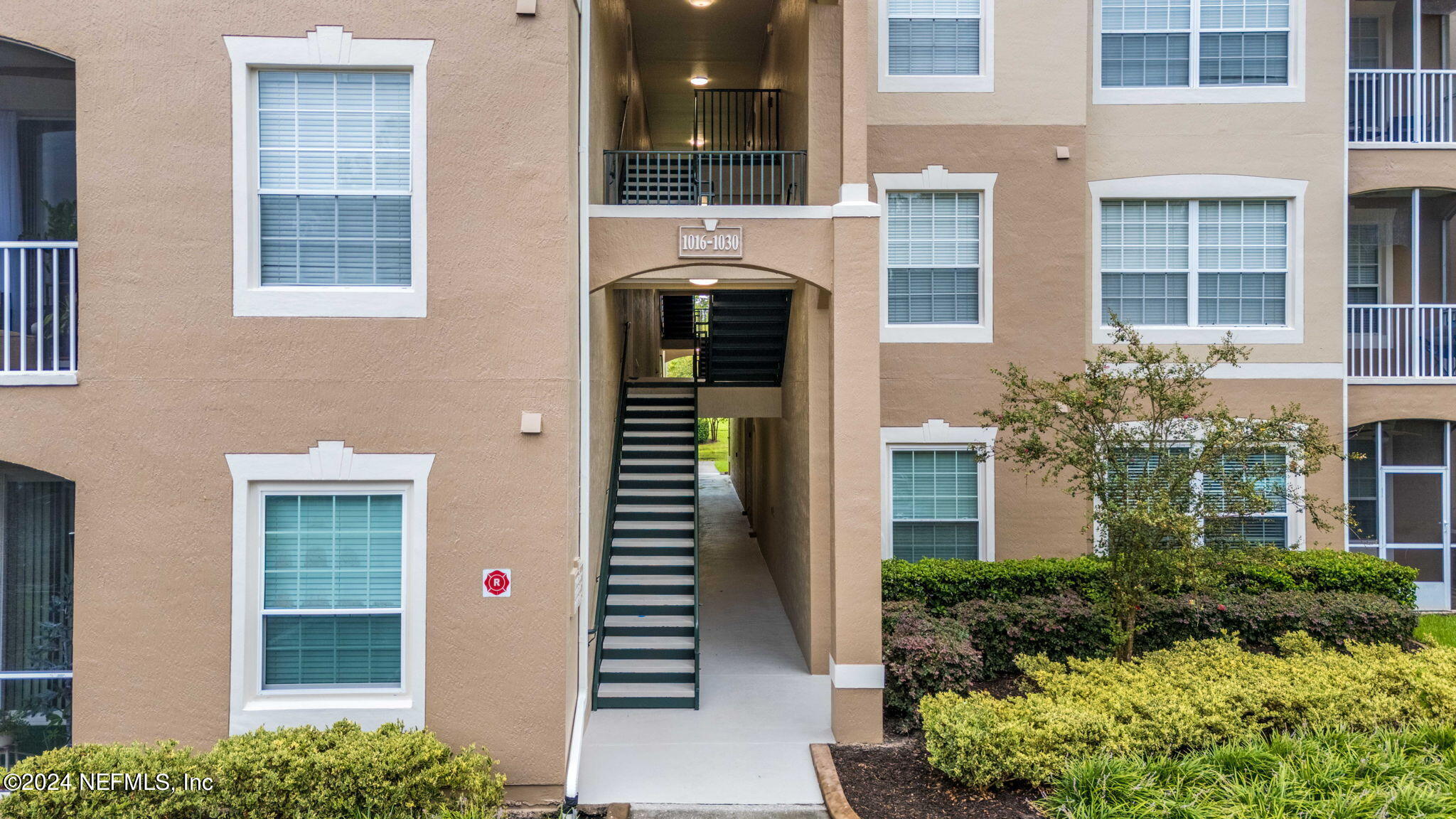 7990 BAYMEADOWS Road E, 1028