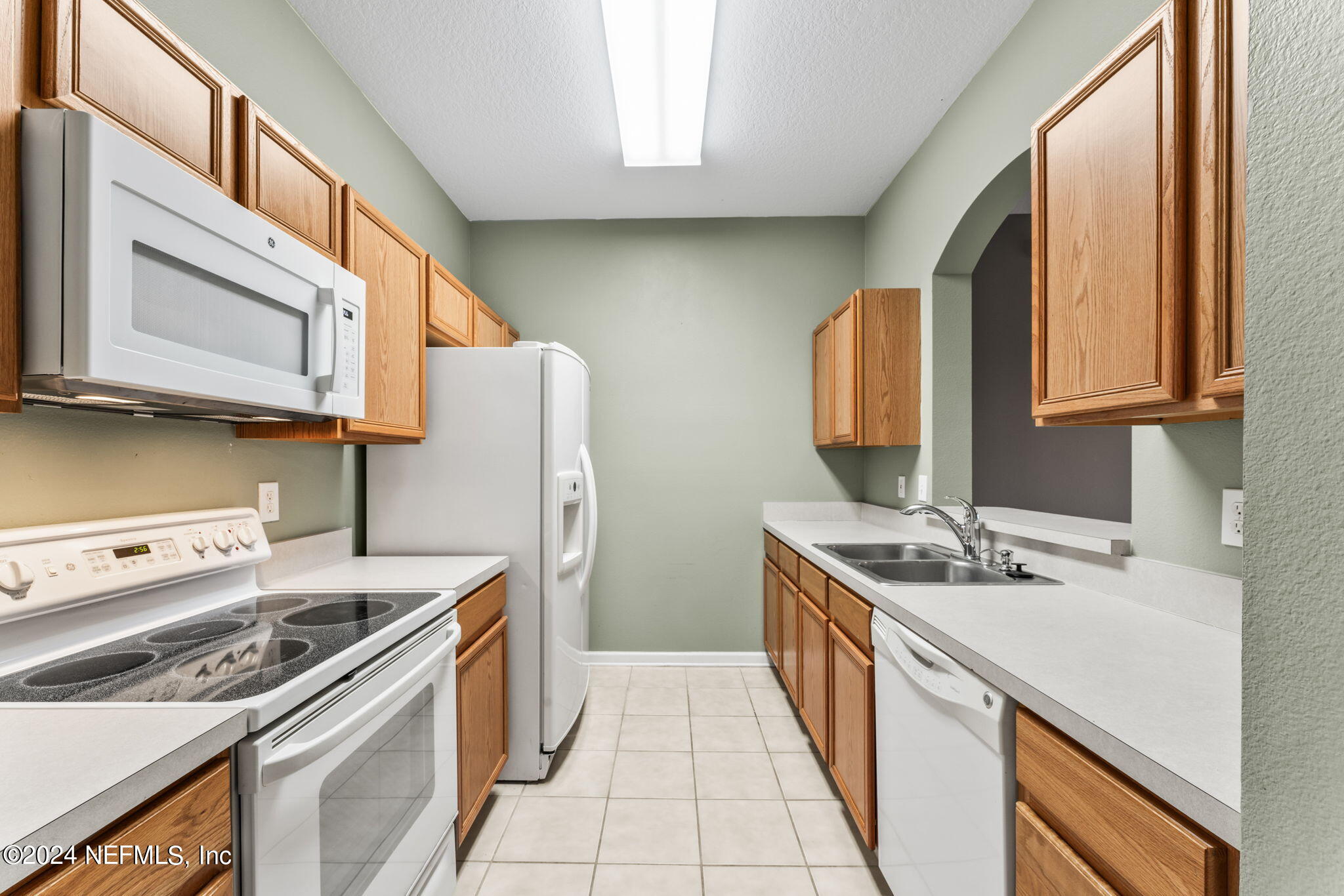 7990 BAYMEADOWS Road E, 1028