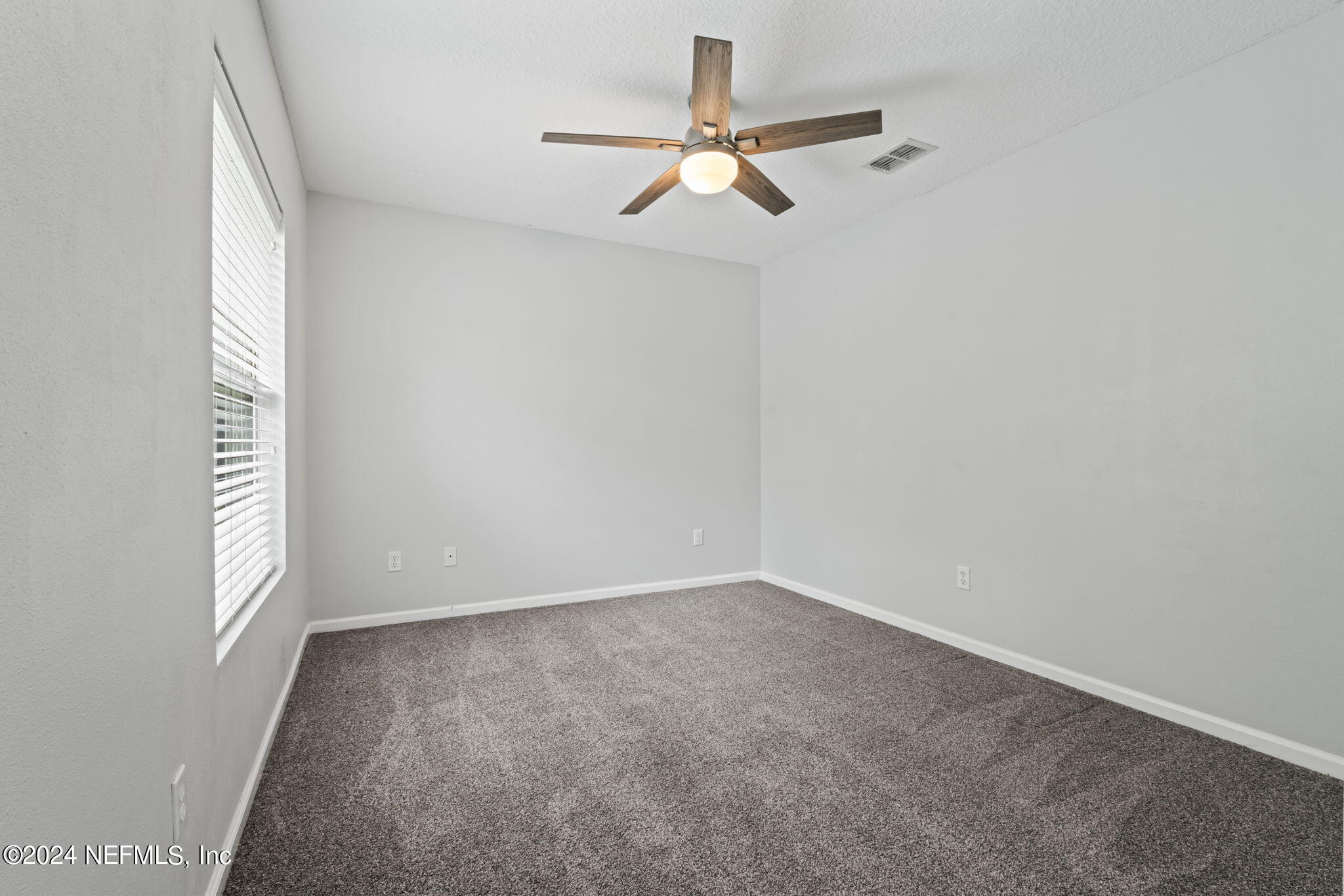 1590 VINELAND Circle, UNIT B