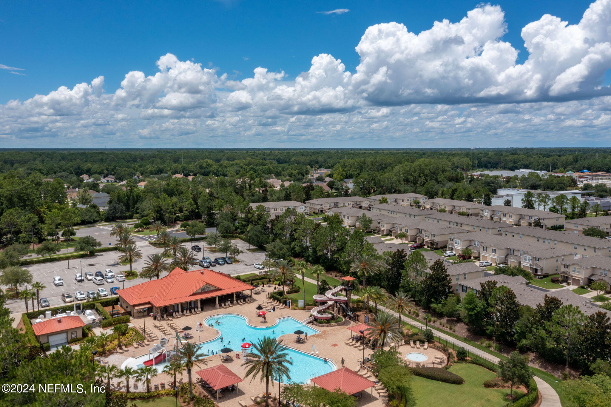 1590 VINELAND Circle, UNIT B