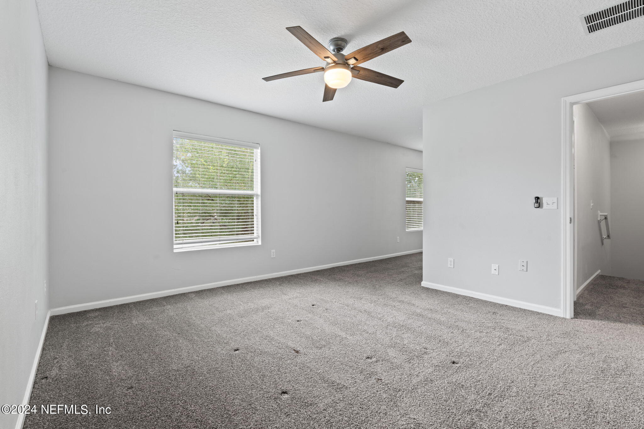 1590 VINELAND Circle, UNIT B